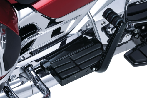 Plataformas con Brazo Plegable para Pasajero - Honda GL1800 '01‐'17,F6B '13‐'16 - Kuryakyn